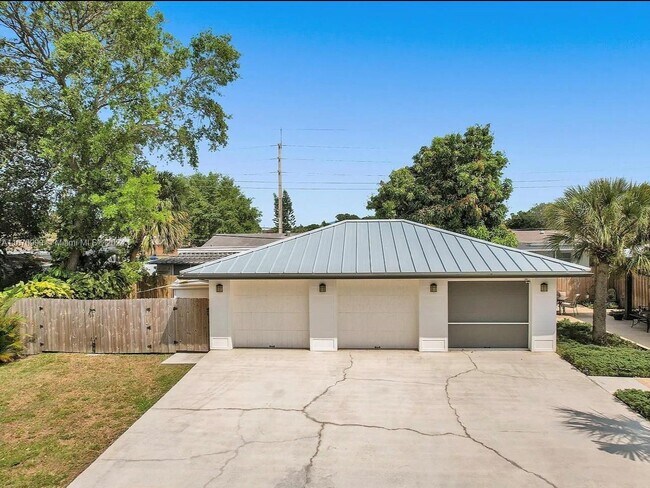 5612 Harding St in Hollywood, FL - Building Photo - Building Photo
