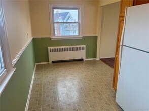 10 3rd Ave in East Rockaway, NY - Foto de edificio - Building Photo