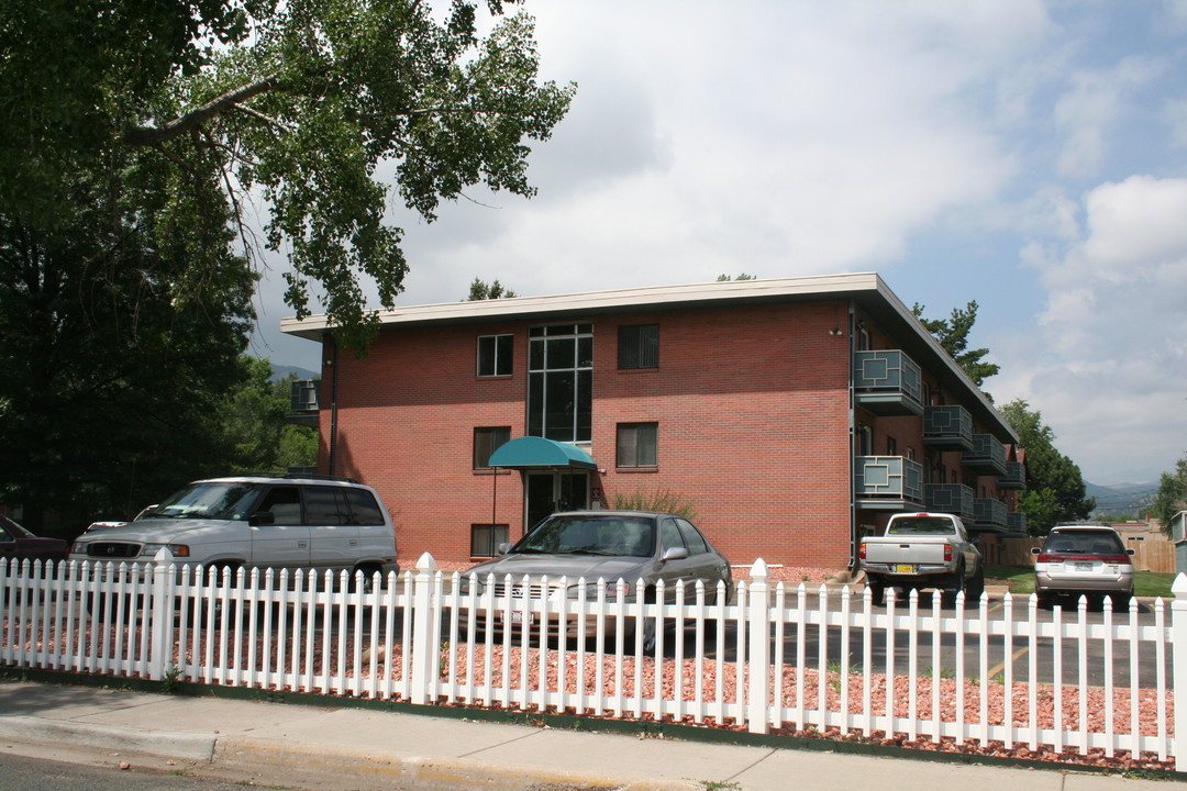 Marine Apartments in Boulder, CO - Building Photo