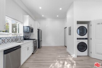 12233 Killion St in Los Angeles, CA - Building Photo - Building Photo