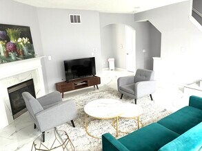 328 W Main St in Carmel, IN - Building Photo - Building Photo