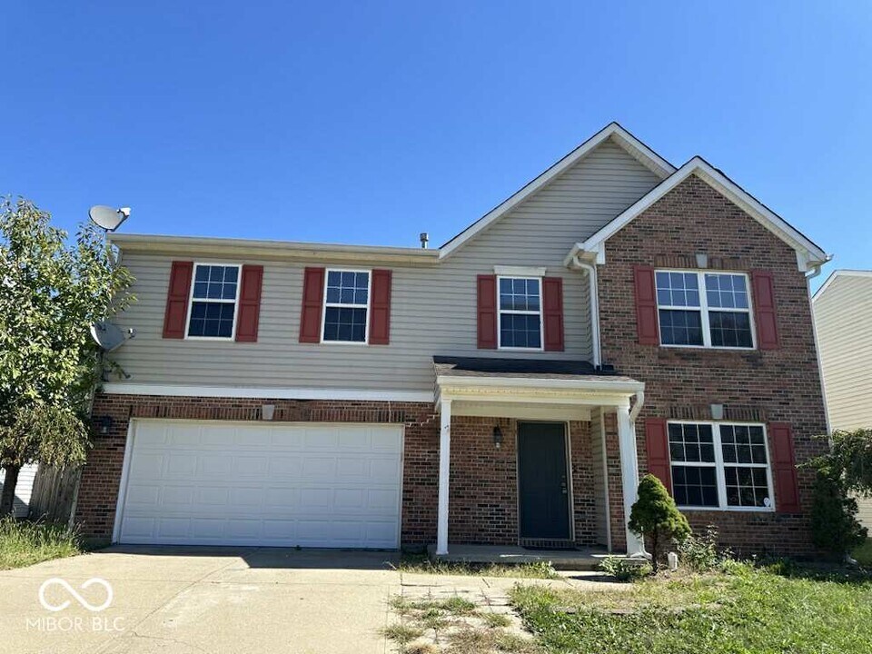 6903 Governors Pointe Blvd in Indianapolis, IN - Building Photo