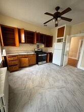 107 Poplar St in Jersey City, NJ - Building Photo - Building Photo