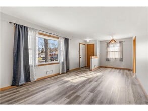 7616 Xerxes Ave S in Edina, MN - Building Photo - Building Photo