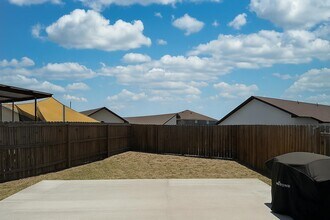 3506 Jose C Santos Dr in Laredo, TX - Building Photo - Building Photo