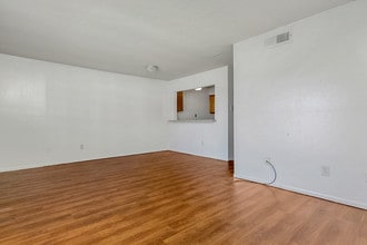 Tiffany Square Apartments in Shreveport, LA - Building Photo - Building Photo