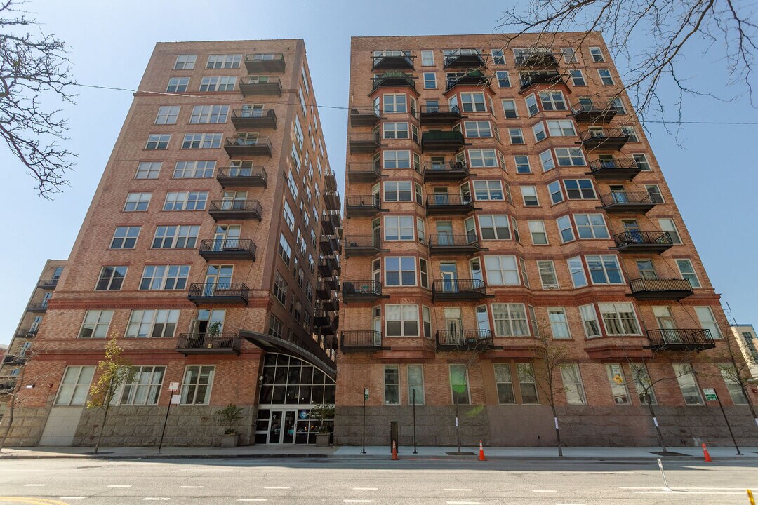 500 S Clinton St in Chicago, IL - Building Photo