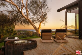 5792 Calpine Dr in Malibu, CA - Building Photo - Building Photo