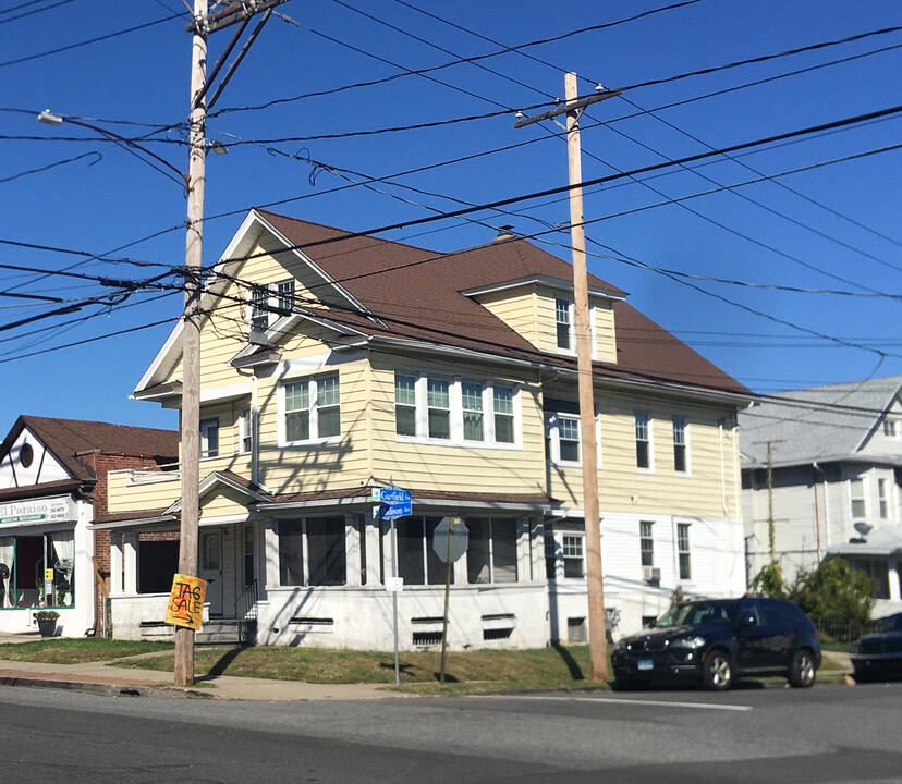 1016-1018 Madison Ave in Bridgeport, CT - Building Photo