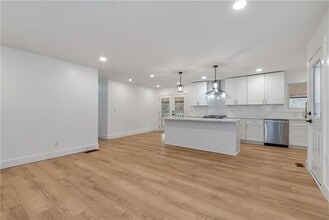 3852 Pin Oak Cir in Doraville, GA - Foto de edificio - Building Photo