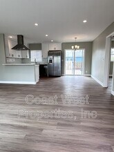 1027 Law St in San Diego, CA - Building Photo - Building Photo