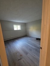 176 Pleasant St in Grafton, MA - Building Photo - Building Photo