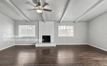 16714 Townes Rd in Friendswood, TX - Foto de edificio - Building Photo