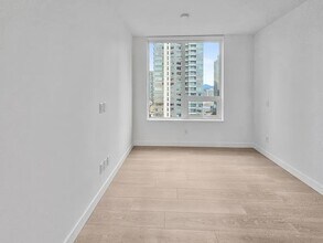 6537 Telford Ave in Burnaby, BC - Building Photo - Building Photo