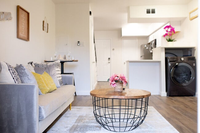 property at 619 S Cedar St