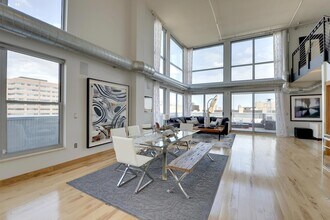 521 S 7th St in Minneapolis, MN - Foto de edificio - Building Photo