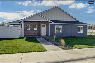2700 Bandon Dunes Ave in Payette, ID - Building Photo