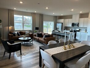 17082 Dysart Pl in Lakeville, MN - Foto de edificio - Building Photo