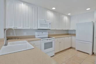 7813 Veronawalk Blvd in Naples, FL - Building Photo - Building Photo
