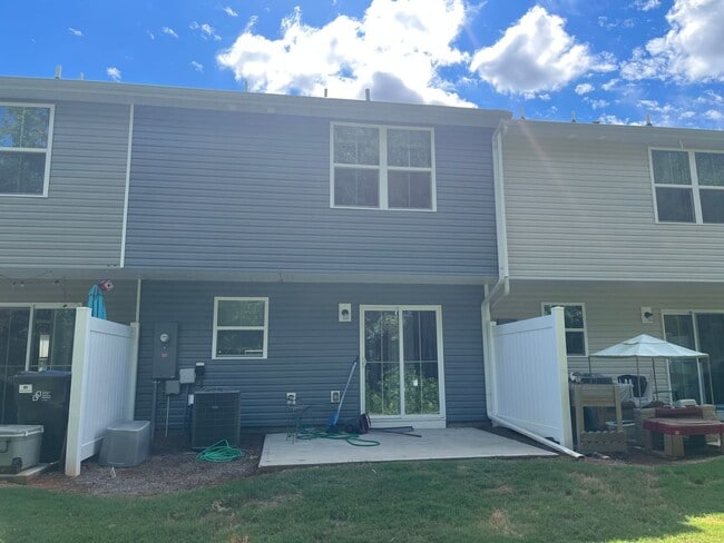 409 Hampton Townes Dr in Greenville, SC - Building Photo - Building Photo