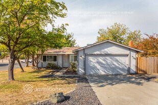 7101 Koropp Ct in Sacramento, CA - Building Photo