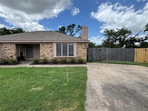 6616 Laura Ann Ct in Richland Hills, TX - Building Photo - Building Photo