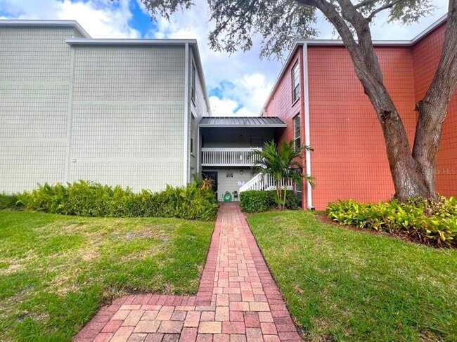 property at 2424 W Tampa Bay Blvd