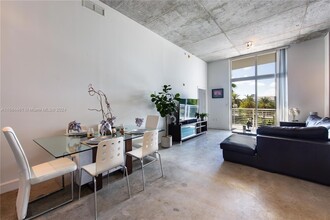 2001 Meridian Ave, Unit 416 in Miami Beach, FL - Building Photo - Building Photo