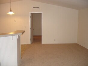 12613 NE 190th St in Bothell, WA - Building Photo - Building Photo