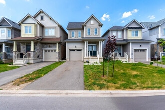 8775 Pawpaw Ln, Unit SI ID1322491P in Niagara Falls, ON - Building Photo - Building Photo