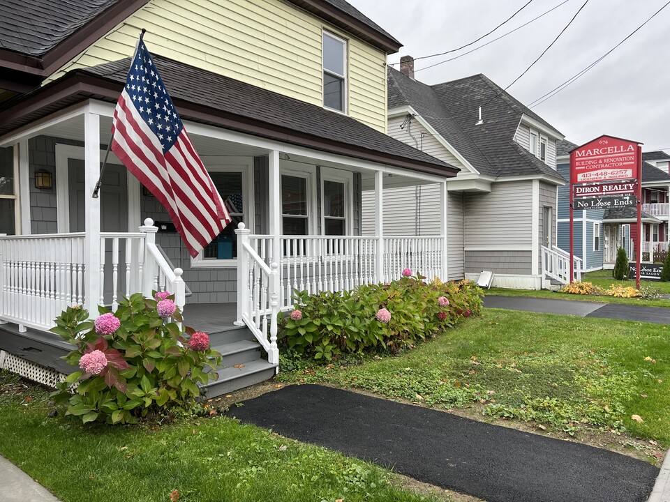 682 Tyler St in Pittsfield, MA - Building Photo