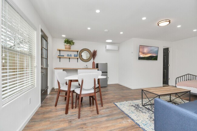 property at 5215 Palmer St