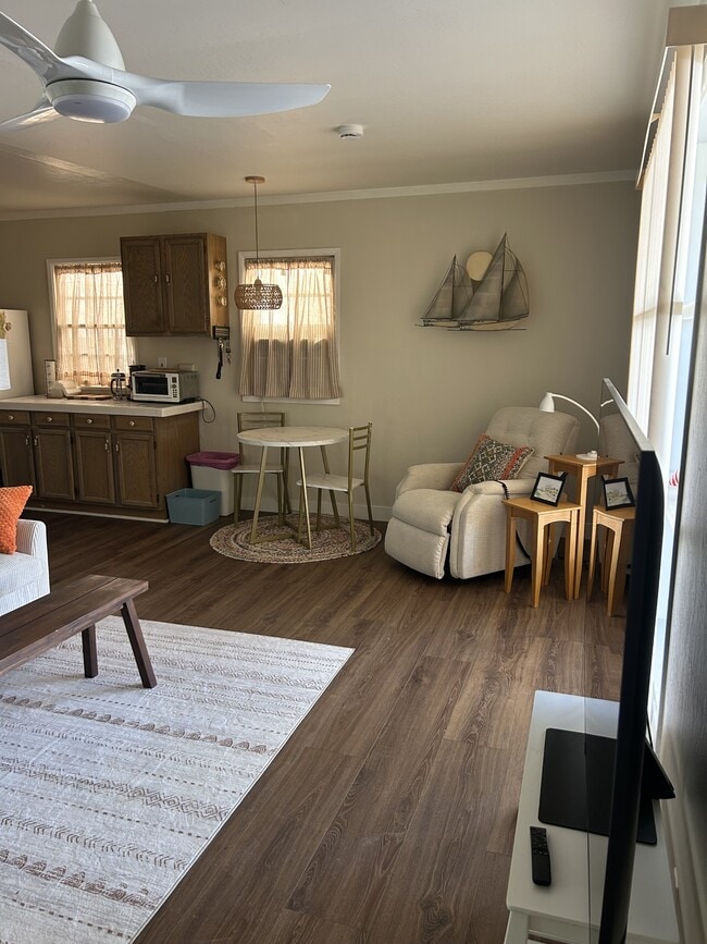 260 Santa Monica Dr in Oxnard, CA - Building Photo - Building Photo