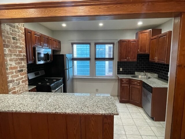 76 Cottage St, Unit Cottage Upper Apartment in Buffalo, NY - Foto de edificio