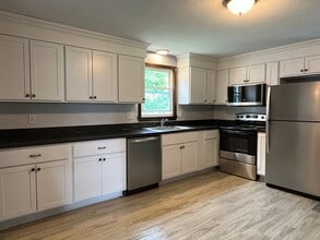 485 Corey St, Unit B in Agawam, MA - Building Photo - Building Photo