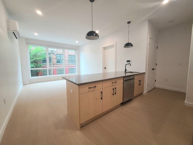 75 Webster St
