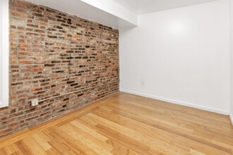 162 University Ave in Newark, NJ - Foto de edificio - Building Photo