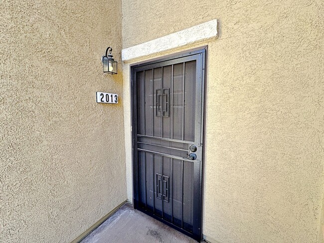 6868 Sky Pte in Las Vegas, NV - Building Photo - Building Photo