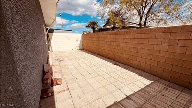 201 Redstone St in Las Vegas, NV - Building Photo - Building Photo