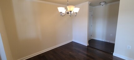 4141 S Four Mile Run Dr, Unit 302 in Arlington, VA - Building Photo - Building Photo