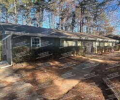 5333 Bishops Cir in Norcross, GA - Building Photo