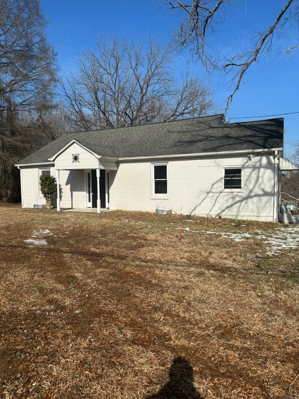 2715 Cole Rd in Winston-Salem, NC - Foto de edificio - Building Photo