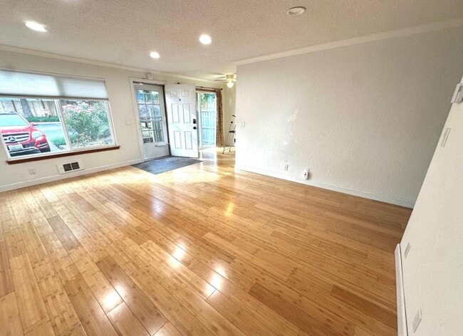 6113 204th St SW in Lynnwood, WA - Building Photo - Building Photo