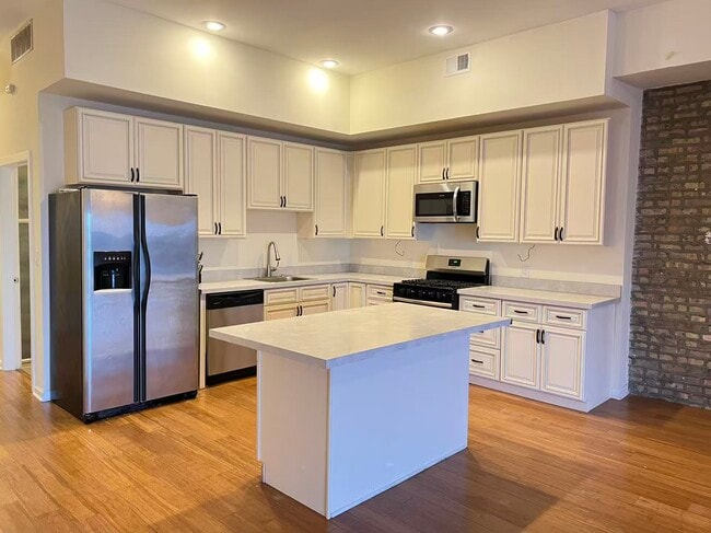 property at 2358 N Clybourn Ave