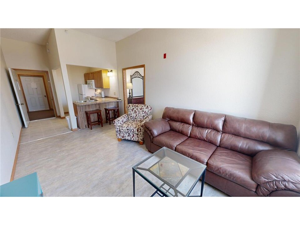 542 Benson Ave SW in Willmar, MN - Building Photo