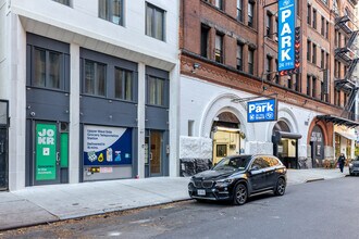 207 W 75th St in New York, NY - Building Photo - Building Photo