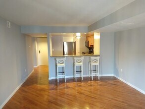 1600 Prince St, Unit 305 1600 Prince Street in Alexandria, VA - Building Photo - Building Photo