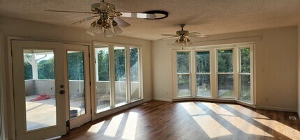 169 Valleyview Dr in Loudon, TN - Building Photo - Building Photo