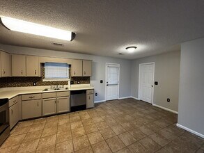 1272 Baxter St in Hinesville, GA - Building Photo - Building Photo