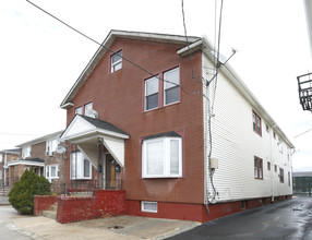 418 Erico Ave in Elizabeth, NJ - Building Photo - Building Photo